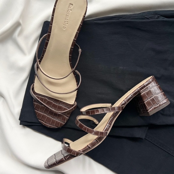 ⭐️REFORMATION Croc Sandal Heels ⭐️ - Picture 4 of 5